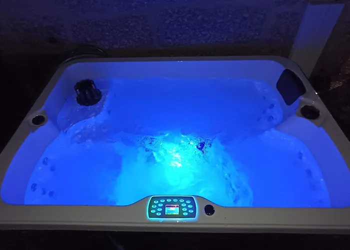 Hébergement de vacances Mill House & Hot Tub Extra 15 Eur Night Booked